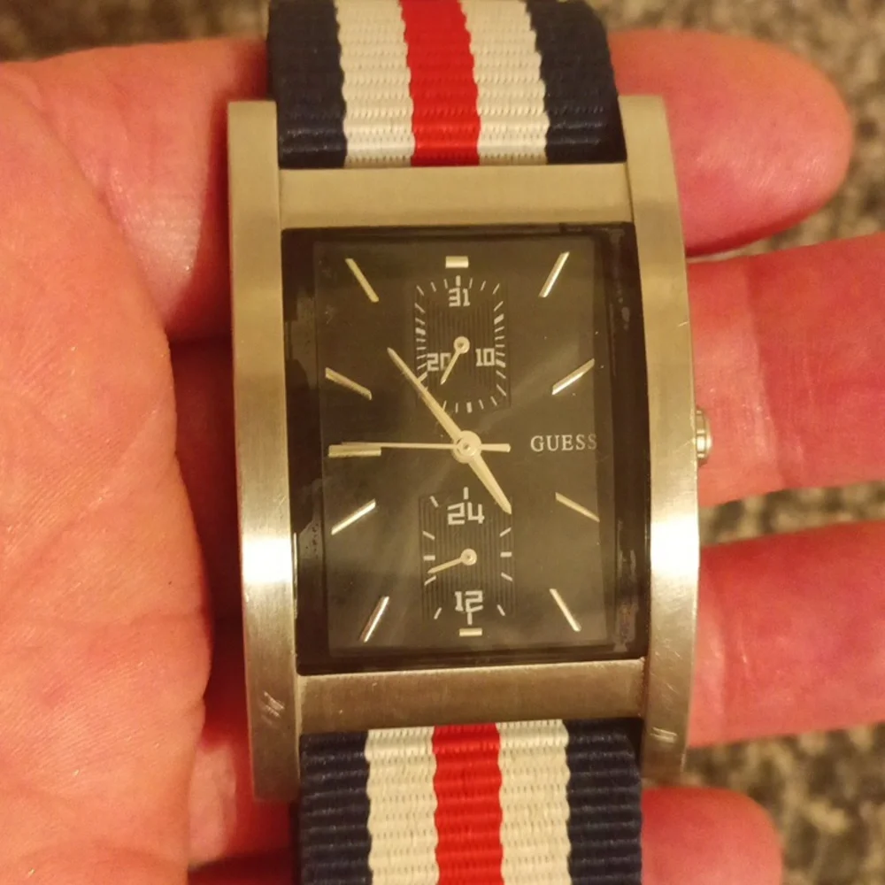 Guess Vintage red white blue nylon strap silver tone quare dial men's wa…